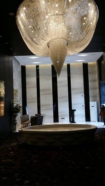 國產木紋大理石之白木紋與咖啡木紋對比