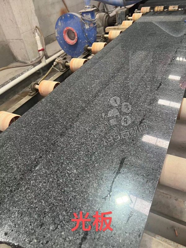 廣西芝麻黑礦山開采、金宏石業鐘山青（廠礦一體）