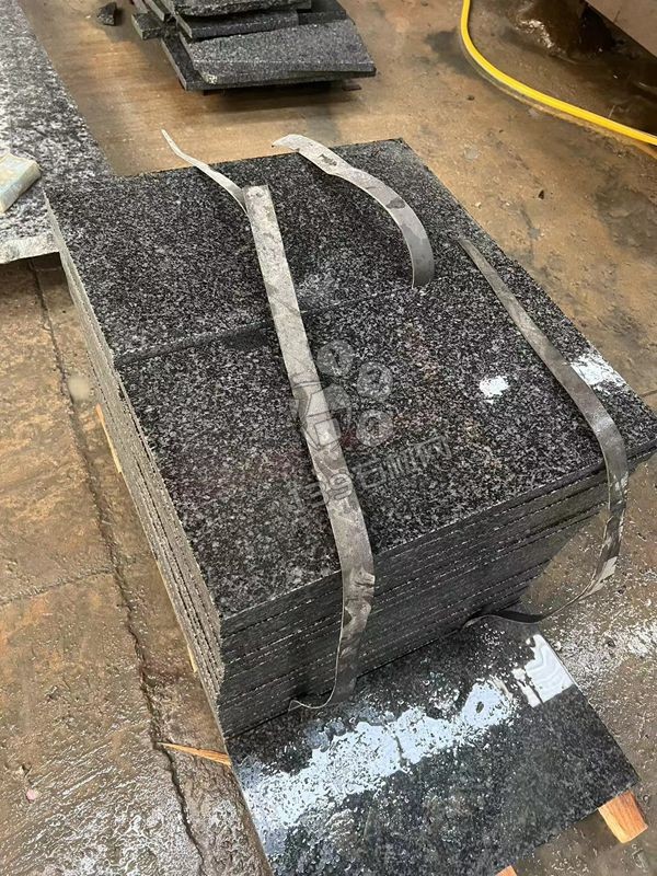 廣西芝麻黑礦山開采、金宏石業鐘山青(廠礦一體)