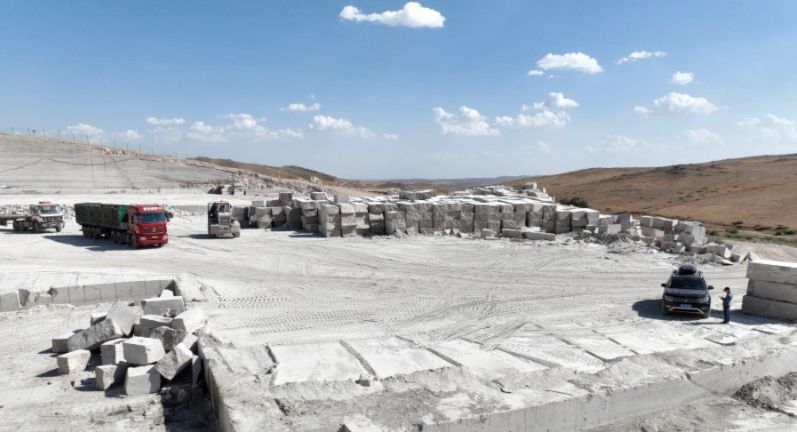 內(nèi)蒙古烏蘭察布化德縣長(zhǎng)順鎮(zhèn)西佳木斯(紅色花崗巖)飾面石材欣賞!