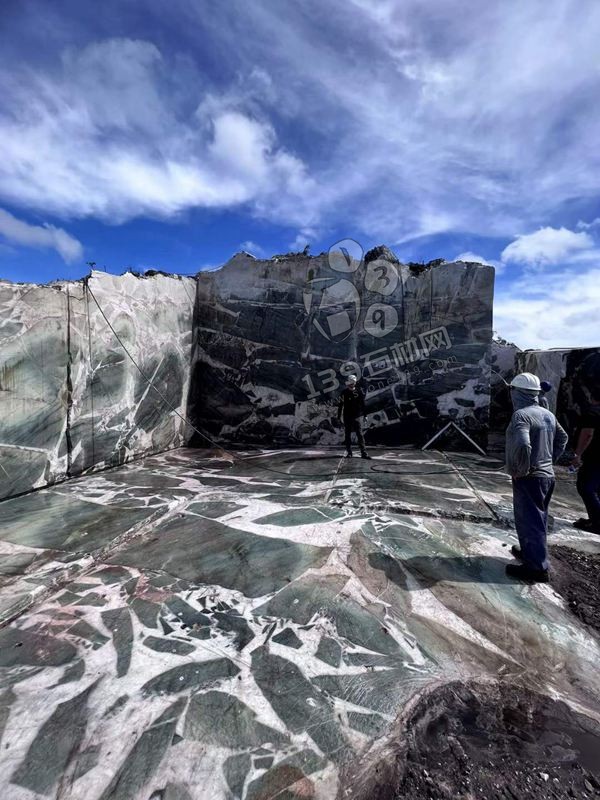 冰川翡翠：潔白無瑕與貴氣天成