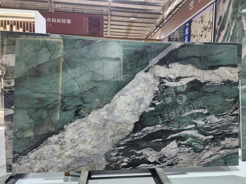 綠色奢石餐桌百達翡翠