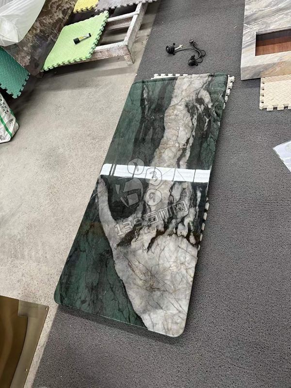 綠色奢石餐桌百達翡翠