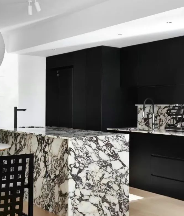 價格暴漲的幾款天然石材產品介紹 冷翡翠 藍翡翠 四季綠 寶格麗 大花白 超白洞