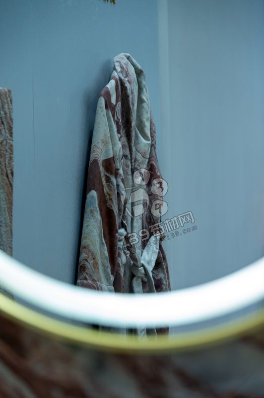 莫妮卡紅大理石