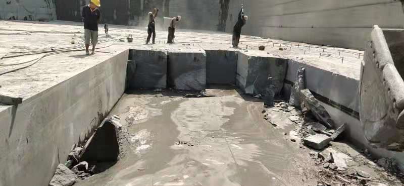 廣西桂發(fā)石材廠主營鐘山青(廣西芝麻黑G654)花崗巖