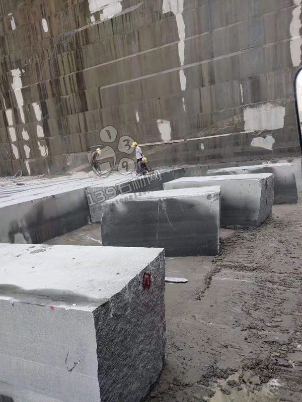 廣西桂發(fā)石材廠主營鐘山青(廣西芝麻黑G654)花崗巖