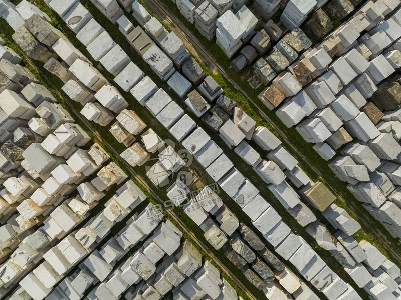 探秘泉俊輕奢館:五大石材與三大場館的華麗交織