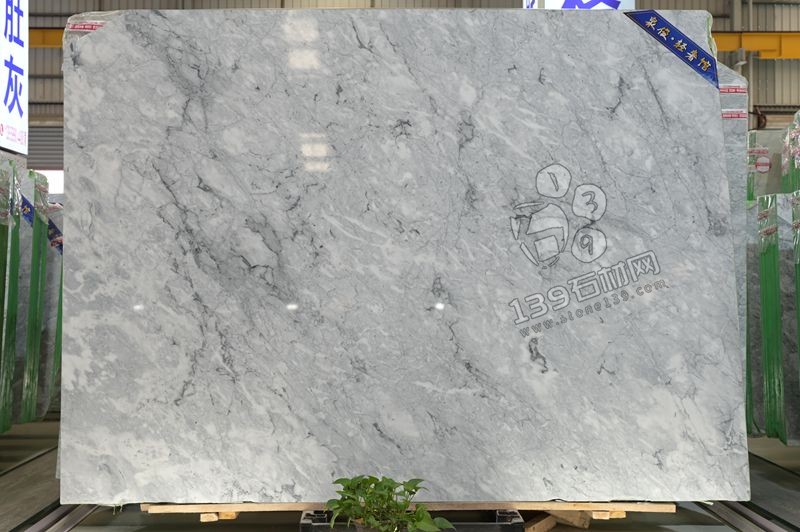 探秘泉俊輕奢館:五大石材與三大場館的華麗交織