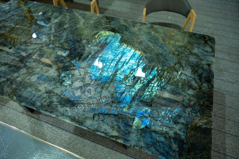 馬達加斯加藍翡翠:國內(nèi)價格飆升背后的秘密