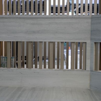 藍(lán)木紋大理石走廊陽臺裝飾搭配不銹鋼欄桿